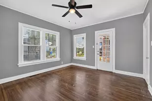 210 E Cedar St, Seguin, TX 78155 - Photo 12