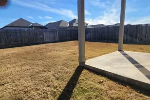 340 Banyon Dr, Liberty Hill, TX 78642 - Photo 2