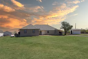 2412 Williamson Rd, Lockhart, TX 78644 - Photo 26