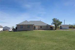2412 Williamson Rd, Lockhart, TX 78644 - Photo 18