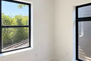 605 E 55th St, Austin, TX 78751 - Photo 14