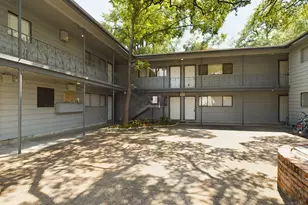 803 W 28th St, Austin, TX 78705 - Photo 4