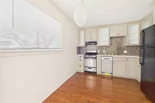 803 W 28th St, Austin, TX 78705 - Photo 8