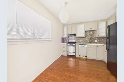 803 W 28th Street #202, Austin, TX 78705 - Photo 8