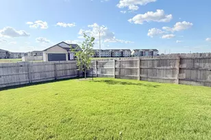2031 Applewood Dr, Lockhart, TX 78644 - Photo 14