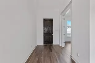724 Landing Ln, Leander, TX 78641 - Photo 2