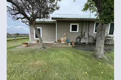 549 Marshall Johnson Avenue S, Port Lavaca, TX 77979 - Photo 6