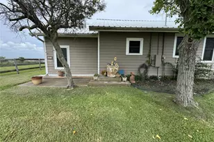 549 Marshall Johnson Ave S, Port Lavaca, TX 77979 - Photo 6