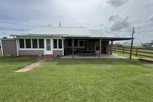 549 Marshall Johnson Ave S, Port Lavaca, TX 77979 - Photo 1