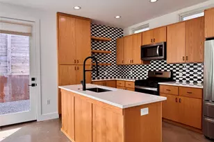 2919 E 13th St, Austin, TX 78702 - Photo 8
