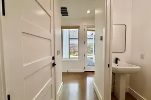 2919 E 13th St, Austin, TX 78702 - Photo 16