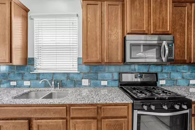 266 Twisted Oaks Lane, Buda, TX 78610 - Photo 6