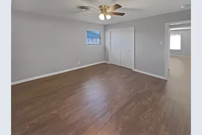 1105 E 17th Street, Georgetown, TX 78626 - Photo 4