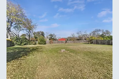 1105 E 17th Street, Georgetown, TX 78626 - Photo 16