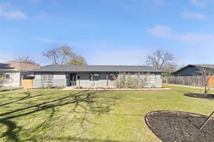 1105 E 17th St, Georgetown, TX 78626 - Photo 1