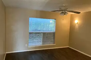 2306 E 8th St, Austin, TX 78702 - Photo 4