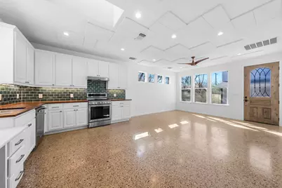 512 W Saint Johns Avenue #B (back unit), Austin, TX 78752 - Photo 4