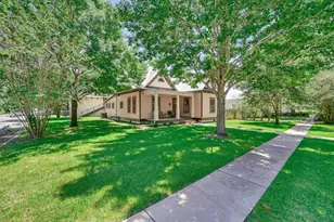 506 Gresham St, Smithville, TX 78957 - Photo 2