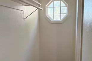2008 E Stassney Ln, Austin, TX 78744 - Photo 12