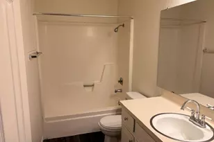 2008 E Stassney Ln, Austin, TX 78744 - Photo 10