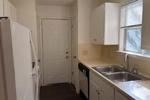 2008 E Stassney Ln, Austin, TX 78744 - Photo 4