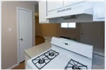 400 W 34th Street #101, Austin, TX 78705 - Photo 2