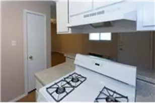 400 W 34th St, Austin, TX 78705 - Photo 2