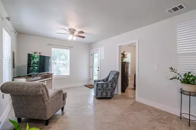 1104 Perry Road, Austin, TX 78721 - Photo 6