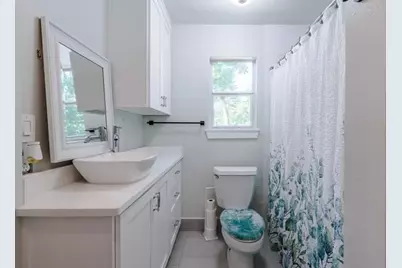 1104 Perry Road, Austin, TX 78721 - Photo 12