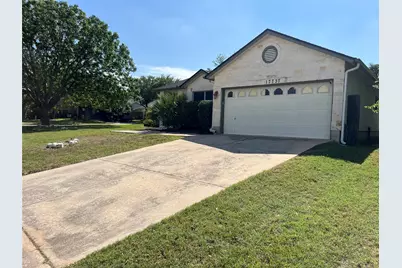 17737 E Kessler Drive, Pflugerville, TX 78660 - Photo 2