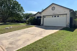 17737 E Kessler Dr, Pflugerville, TX 78660 - Photo 2