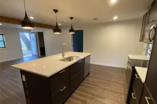 1000 Linscomb Dr, Austin, TX 78734 - Photo 4