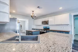 7 Cripple Creek Ct, Wimberley, TX 78676 - Photo 10
