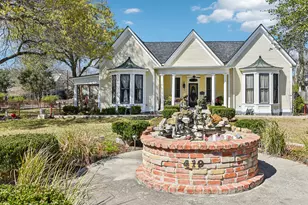 419 W San Antonio St, Lockhart, TX 78644 - Photo 1