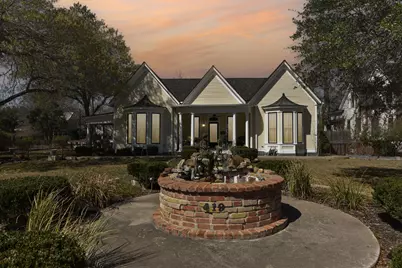 419 W San Antonio Street, Lockhart, TX 78644 - Photo 2