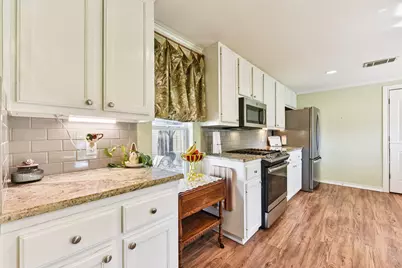 419 W San Antonio Street, Lockhart, TX 78644 - Photo 16