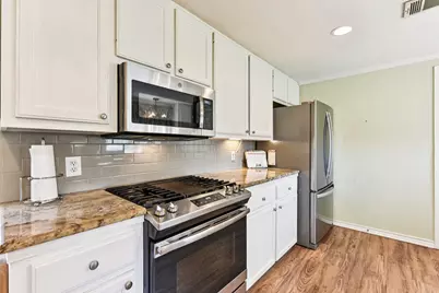 419 W San Antonio Street, Lockhart, TX 78644 - Photo 14