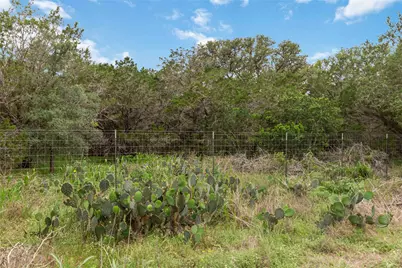 1306 Thousand Oaks Loop, San Marcos, TX 78666 - Photo 6
