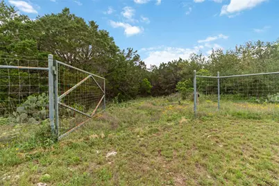 1306 Thousand Oaks Loop, San Marcos, TX 78666 - Photo 4