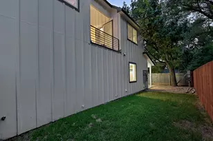 6210 Larch Terrace, Austin, TX 78741 - Photo 32