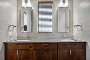 1009 E 12th St, Austin, TX 78702 - Photo 16