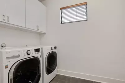 1009 E 12th Street, Austin, TX 78702 - Photo 22