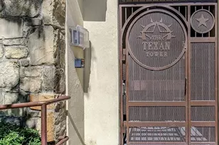 2505 San Gabriel St, Austin, TX 78705 - Photo 2