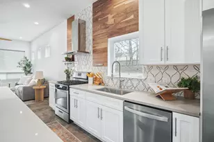 1218 Eleanor St, Austin, TX 78721 - Photo 12