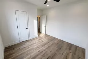 2818 E 22nd St, Austin, TX 78722 - Photo 12