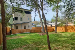 2818 E 22nd St, Austin, TX 78722 - Photo 4