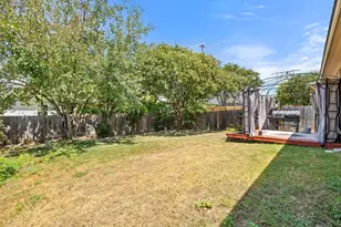 2002 Charlotte Estates Dr, Austin, TX 78744 - Photo 34