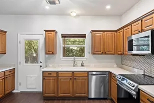 2002 Charlotte Estates Dr, Austin, TX 78744 - Photo 18