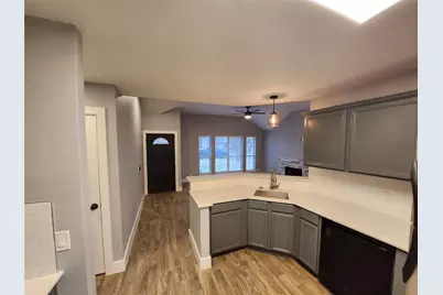 201 Quail Circle, Hutto, TX 78634 - Photo 4