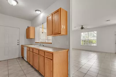 112 G Sandstone Drive #G, Jarrell, TX 76537 - Photo 6